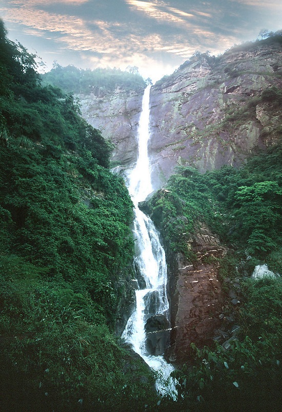 The 10 best waterfalls of China