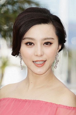 kpop women, asian women, korean, xiaxue, miyake wong, alodia gosiengfao, fan bing bing, park bom, asian beauty trends, double eyelid, v line face, circle lenses, aegyo sal