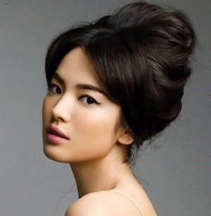 Chignon hairstyle  Wikipedia